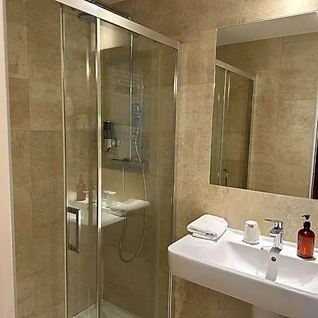 Hotel Excelsior Batignolles Parigi