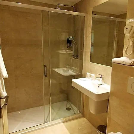 Excelsior Batignolles 3*