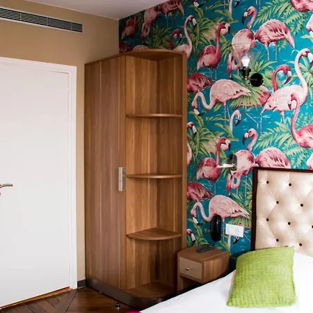 Excelsior Batignolles Paris